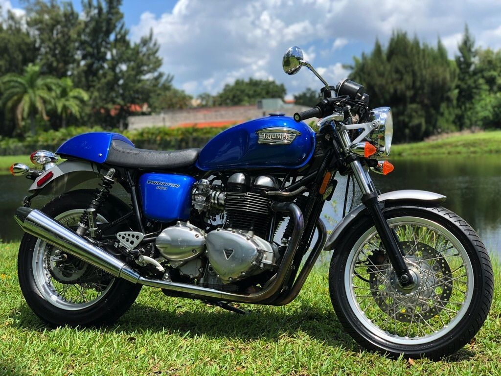 2005 TRIUMPH THRUXTON 900