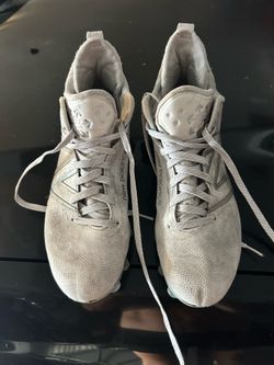 Men’s New Balance Freeze Cleats