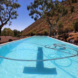 Custom-made Splash Pool