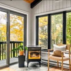 ✨️ P312#12 $70 !!only1 Available Wood
& Cane Captain Dining Chair Natural
Hearth& Hand"with Magnolia