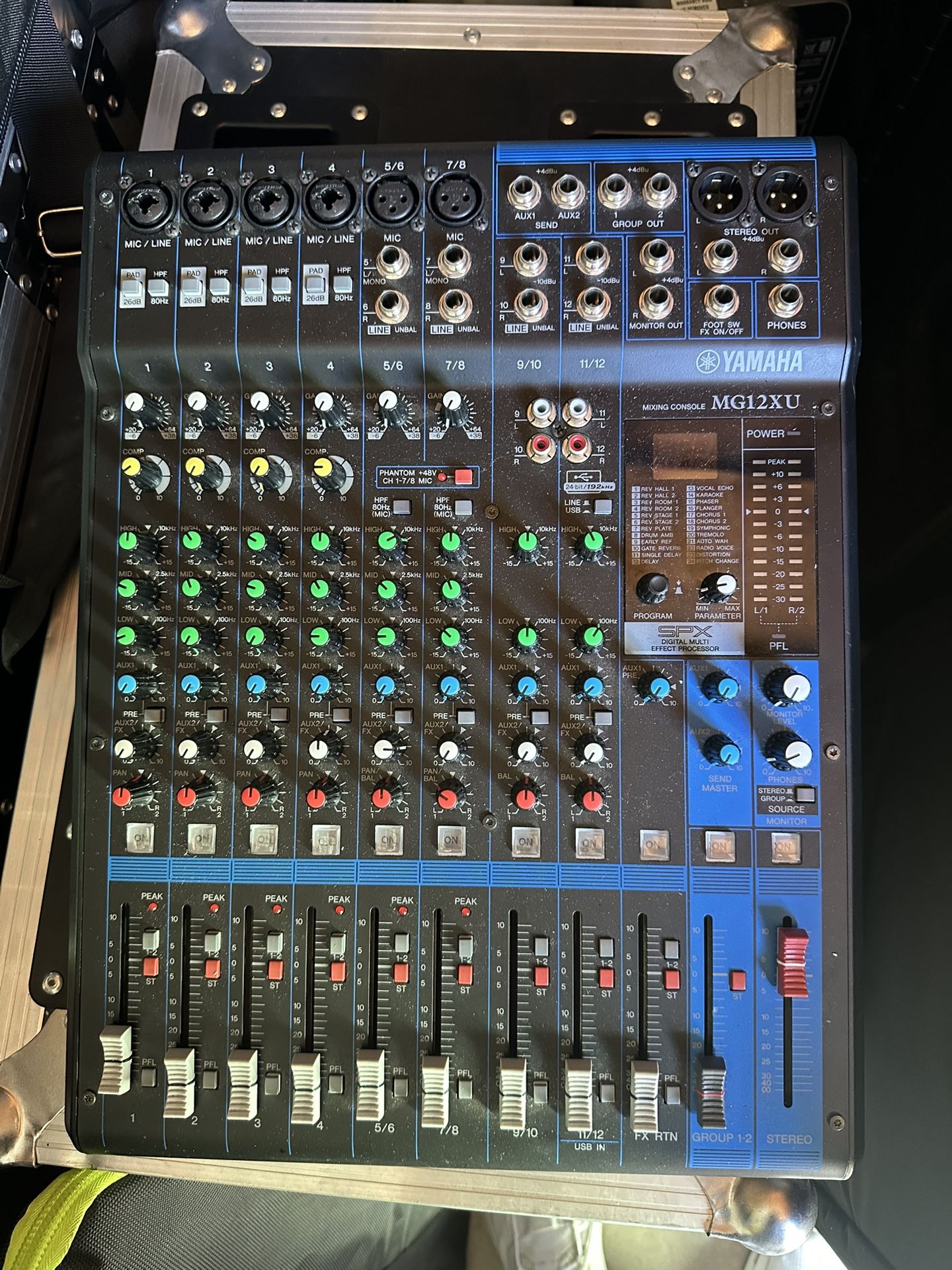 Yamaha MG12XU Mixer