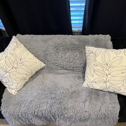 Like New Modern Art Pillows Set For Sale