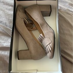 Ladies Shoes… Vegan  Suede Mid Heel Loafer Sable Brown Color Size 7