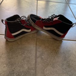 USED boys/men’s 6 Women’s 7.5 Vans 