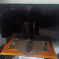 32" smart  LED flat screen TV