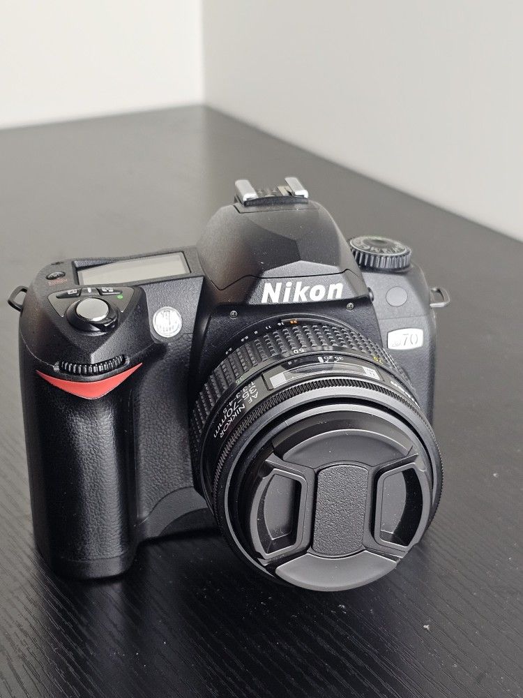 GREAT CONDITION Nikon D D70 6.1MP Digital SLR Camera WITH 3570MM LENS