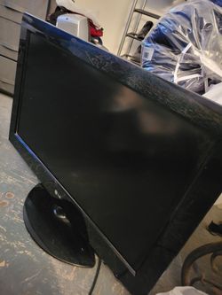 LG 32" TV with remote