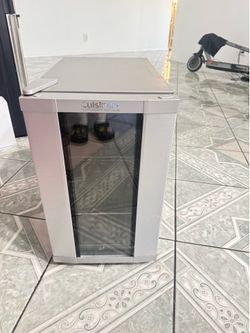 Mini fridge