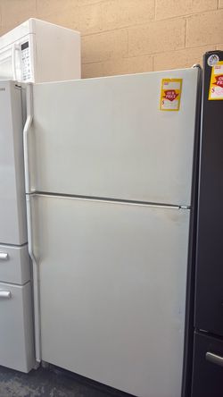 Nice like new Kenmore refrigerator