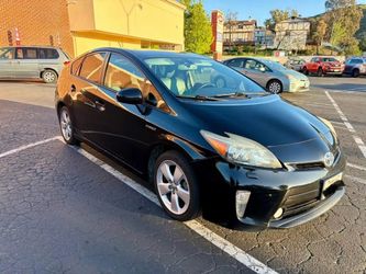 2014 Prius trim five