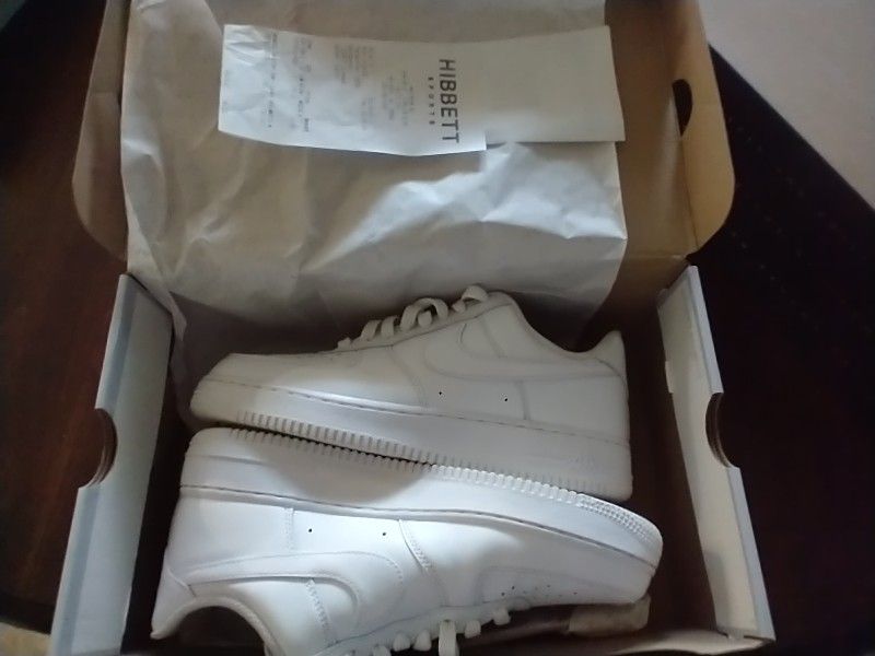 Air Force 1 Triple White (Men 8)
