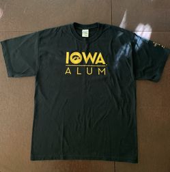 University of Iowa Alum Men’s L Shirt