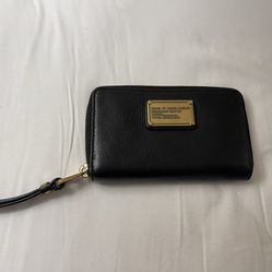 Marc Jacobs Black Leather Classic Q Wingman Wristlet Wallet