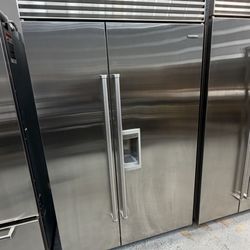 Sub Zero Pro 48 Built In Refrigerator 