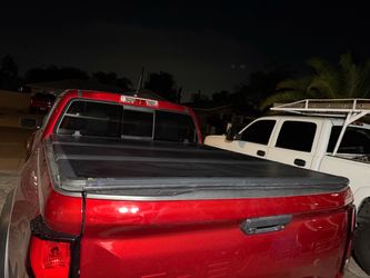 Chevy Colorado bed cover