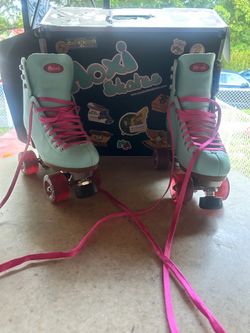 Moxi Beach Bunny roller skates