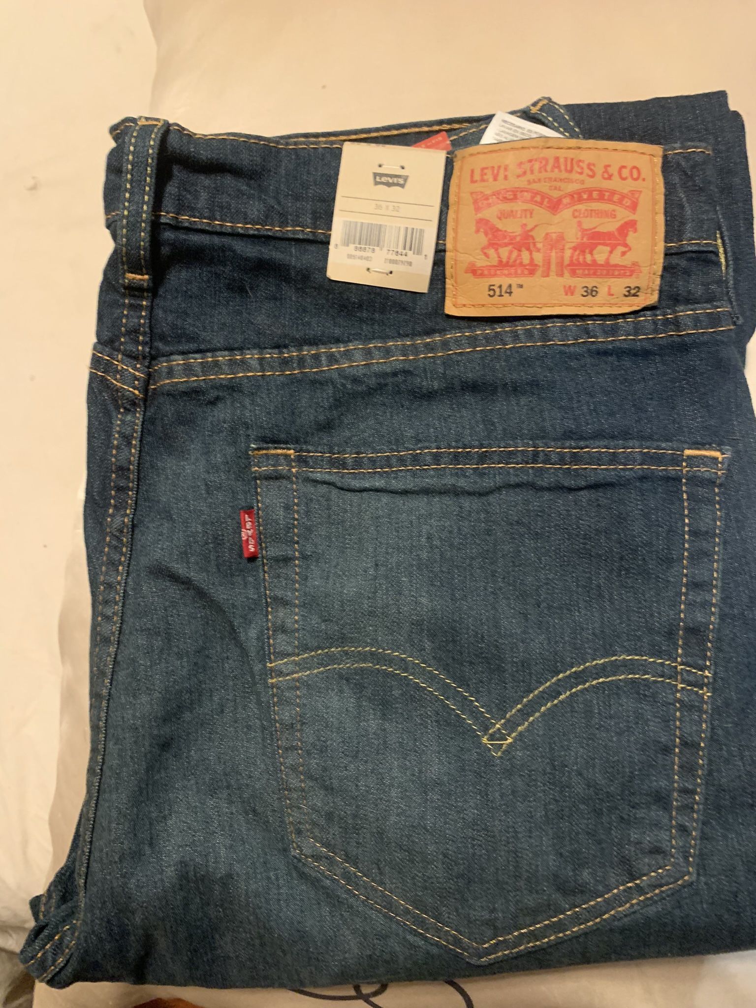 New Mens Size 36/32 Levis