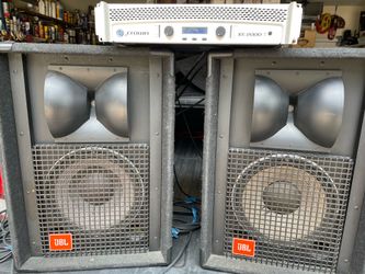 2JBL  BR4722A 12” Speakers Powered By Crown XTi2000 Amp PA ,All in Good Vorking