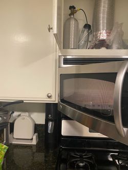 Sodastream E terra with CO2 bottle