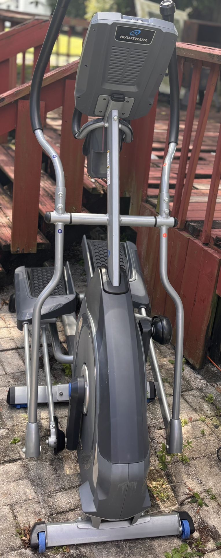 Nautilus E614 Fitness Elliptical Machine