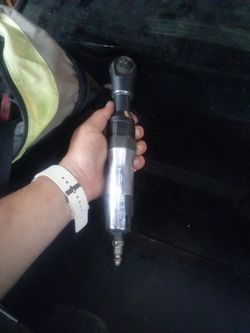 Ch Pneumatic 3/8 Air Socket Wrench $20