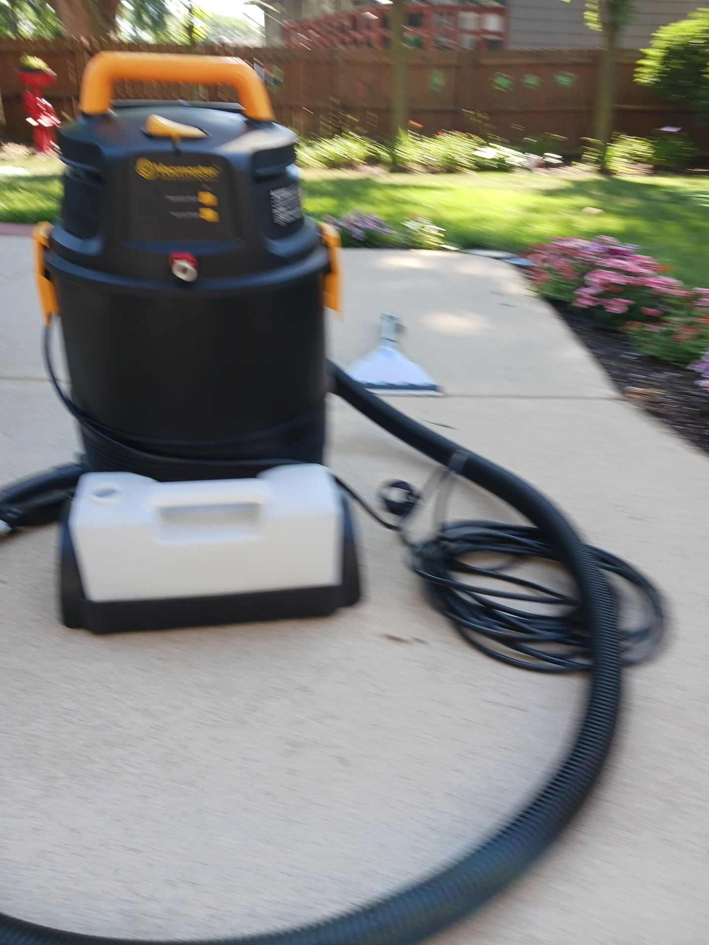 Vac Master Professional IPX4 With Attachments