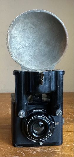 Vintage Kodak Brownie FLASH SIX-20 Medium Format Art-Deco Camera w/ Flash USA