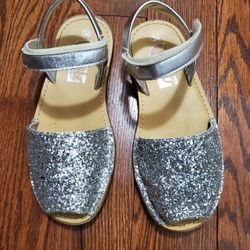 New Menor quinas Sandals Girls Leather. Silver Glitter . Finish. With Hoop And Loop Strap. New