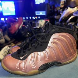 Nike Foamposite One Elemental Rose Size 5.5y Pre Owned