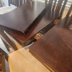 Dinning Set Table w/ Leaf Extension and 6  Newly Upholstered Chairs ***MAKE ME AN OFFER***