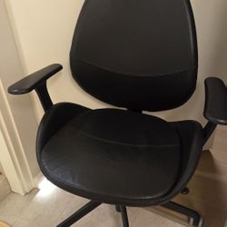 IKEA HATTEFJÄLL Ergonomic Office Chair – Black Leather 