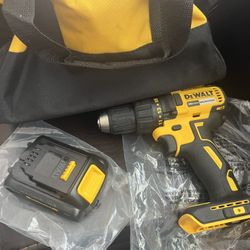 DEWALT 20V MAX Cordless Drill, w Battery pack