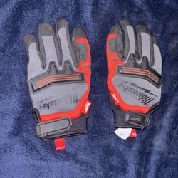 Milwaukee work red and black adjustable Velcro strap & rubber hand padding gloves, Size M