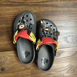 New Crocs Size 7 Men Women 9