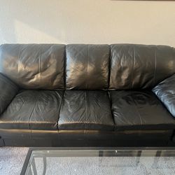 Free Leather Couches And Coffee And End Tables