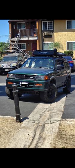 1999 Mitsubishi Montero