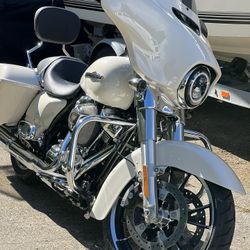 2022 Harley Davidson FLHX Street Glide