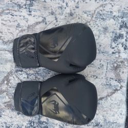 venum contender 2.0 boxing gloves - black - 14 oz - adult 