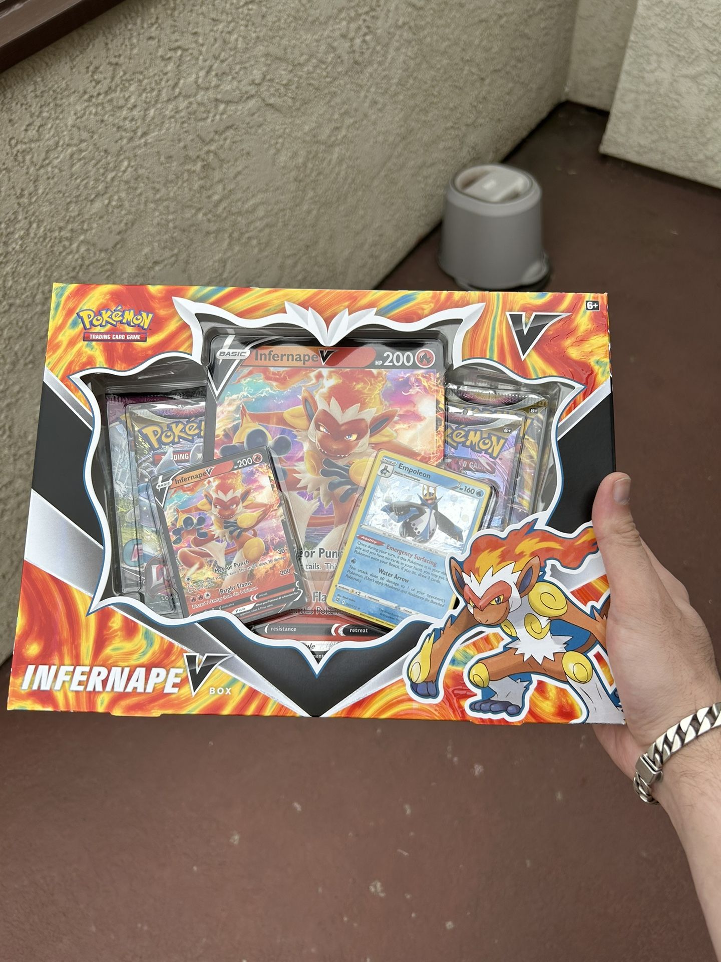 Pokemon: Infernape V Box