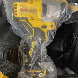 DEWALT XTREME 12V MAX* Impact Driver Kit, 1/4-Inch (DCF801F2)