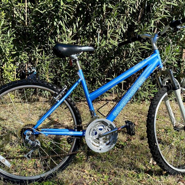 roadmaster women's mountain bike