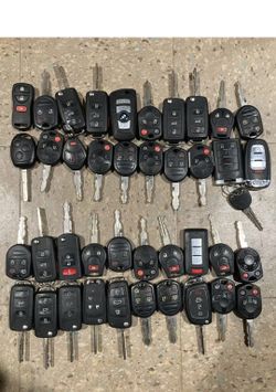 Llaves y controles para carro
