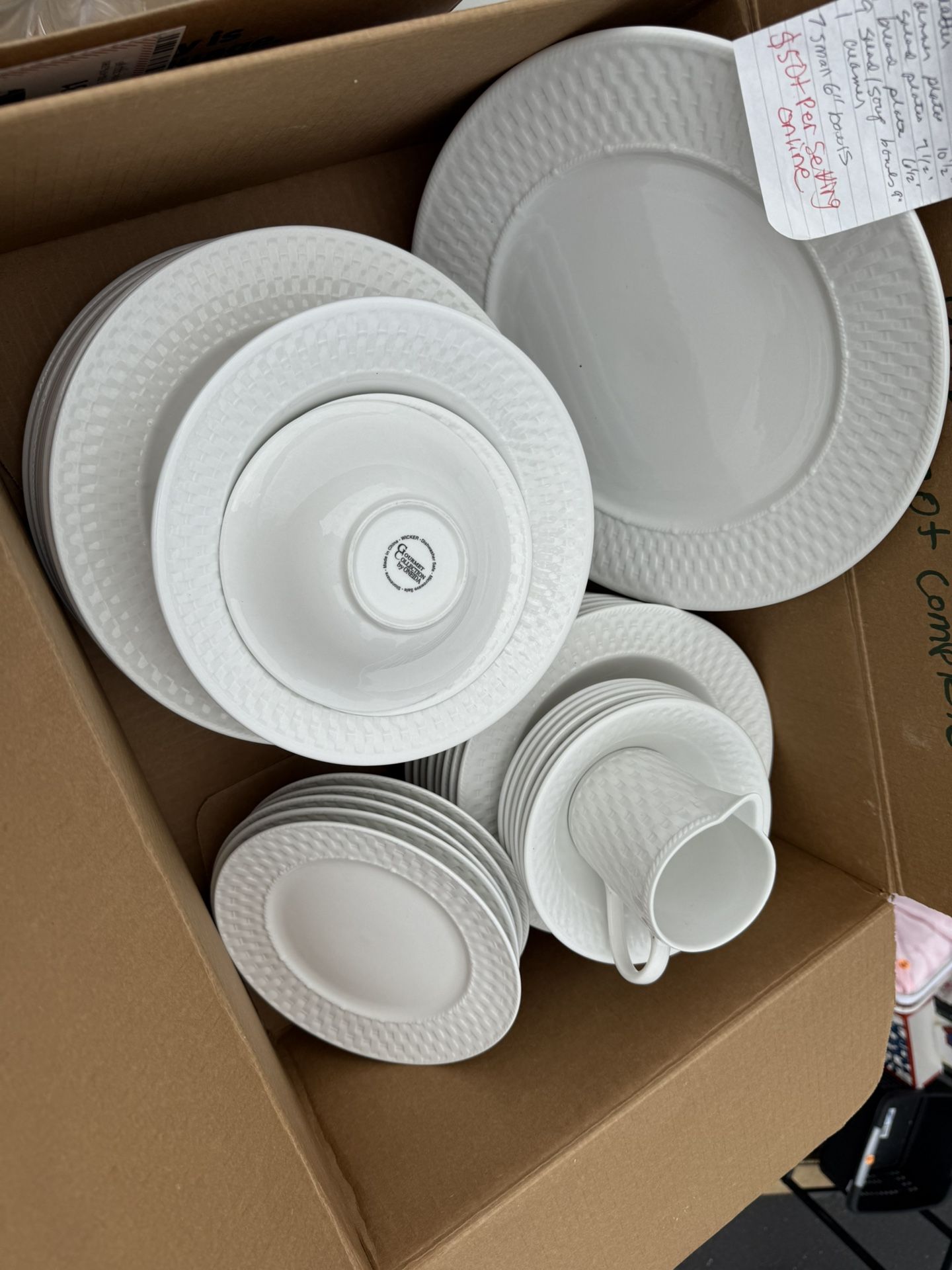 Dishes Set