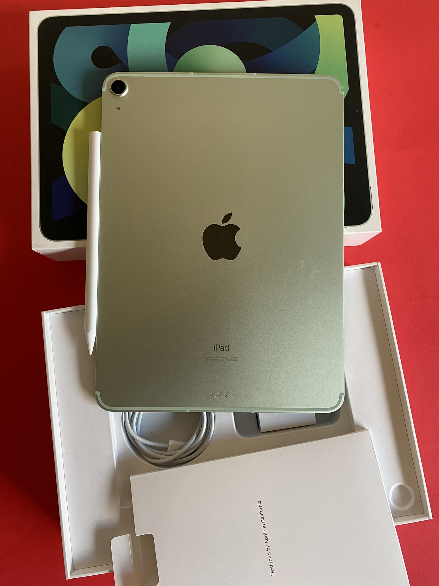 256GB Apple IPad Air 4th Generation (10.9” Liquid Retina/ 2020 Model) Wifi +Cellular (AT&T/T mobile etc) with pen, Keyboard & Accessories