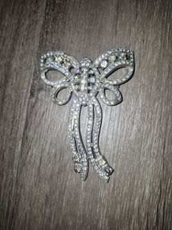 Vintage Art Deco Rhinestone Bow Brooch Pin Silver Tone Pot Metal 1940s