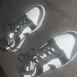 Size 7 women’s panda dunks