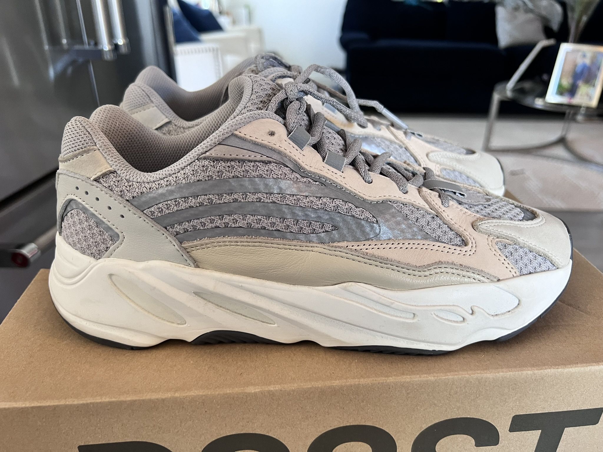 Adidas Yeezy Boost 700 v2 Cream