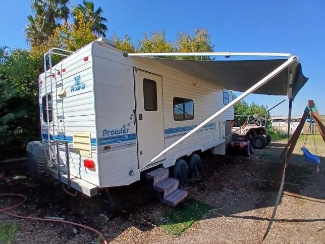 RV. 1996 Prowler 25.5 P. 5th Wheel