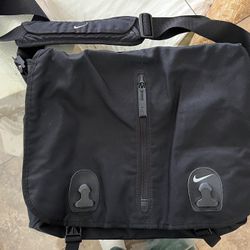 Nike Messenger Bag