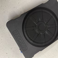 Kicker 10in Sub With Amp
